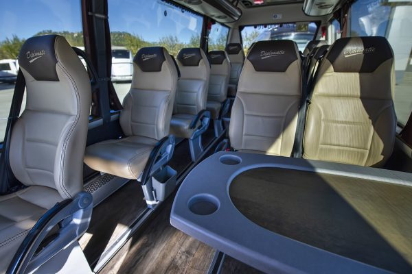 Amplio espacio entre asientos